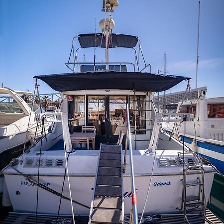 Spacious And Charming Boat In Port Forum Hotel Sant Adria de Besos Exterior photo