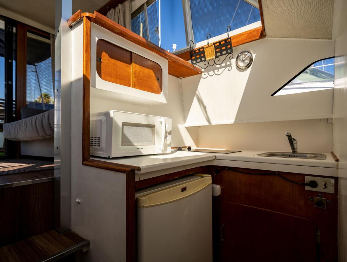Spacious And Charming Boat In Port Forum Hotel Sant Adria de Besos Exterior photo