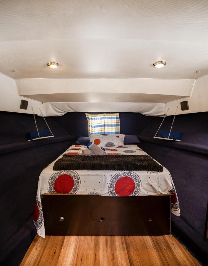 Spacious And Charming Boat In Port Forum Hotel Sant Adria de Besos Exterior photo