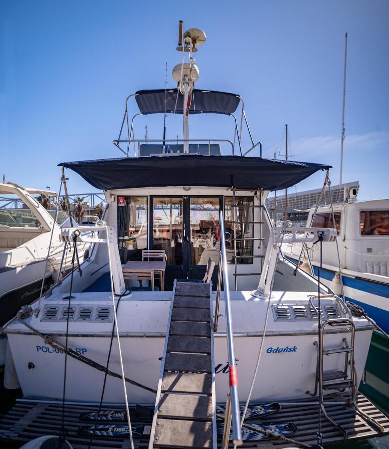 Spacious And Charming Boat In Port Forum Hotel Sant Adria de Besos Exterior photo