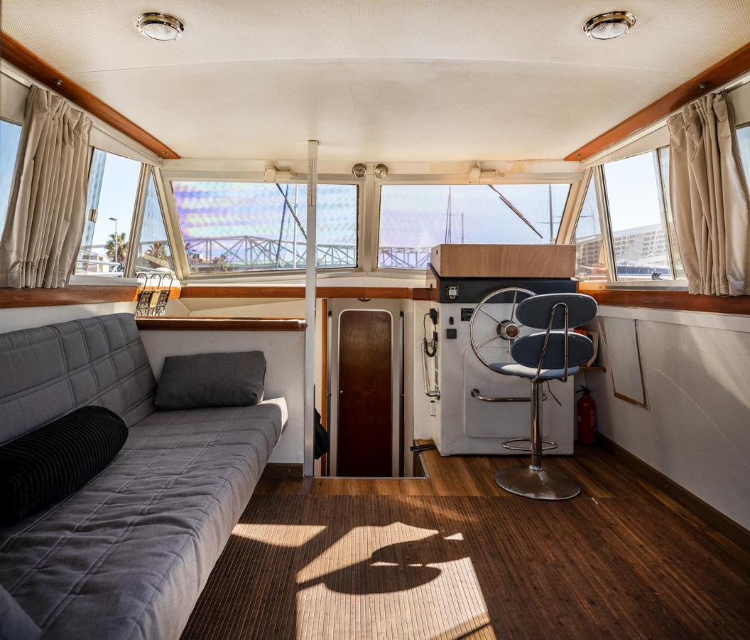 Spacious And Charming Boat In Port Forum Hotel Sant Adria de Besos Exterior photo